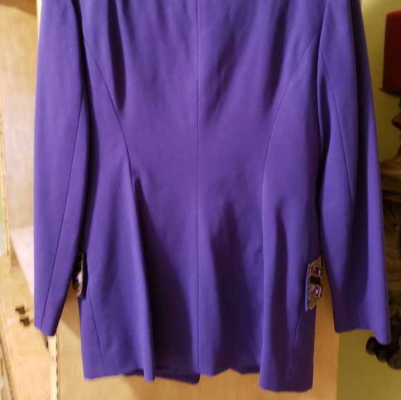 Purple/violet suit/ beaded collar - Picture 4 of 16